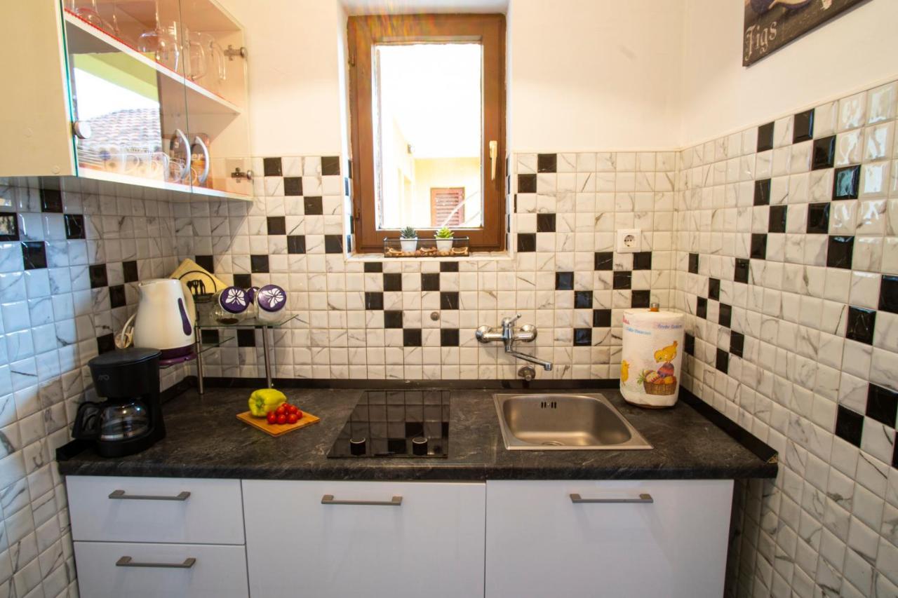 Apartman Luka Fažana Esterno foto